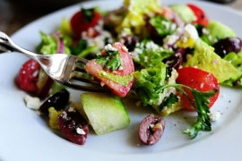 Греческий салат прекрасное сочетание Фета и оливок.