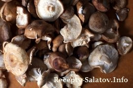 Салат с грибами и лесными орехами - рецепт