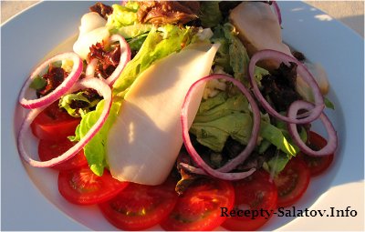 Салат с белым тунцом анчоусами и огурцами