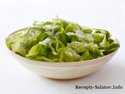 Листовой салат латук и пикантная кефирная заправка
