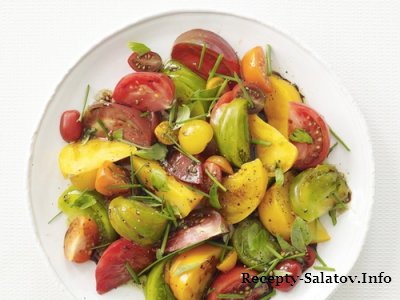 Томатный салат из смеси помидоров для тех кто на диете