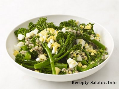 Теплый салат из брокколи с яйцами - пошаговый рецепт