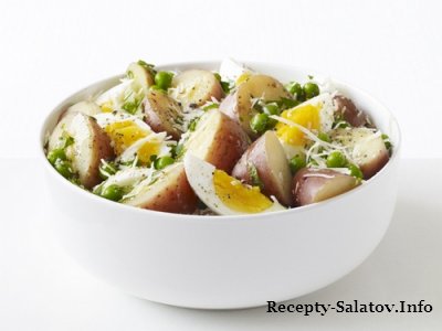 Салат летний вареный картофель с яйцами