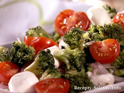 Салат из брокколи моцареллы и сочных томатов черри
