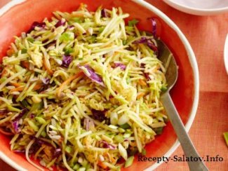 Вкусный простой салат из капусты брокколи и лапши рецепт с фото