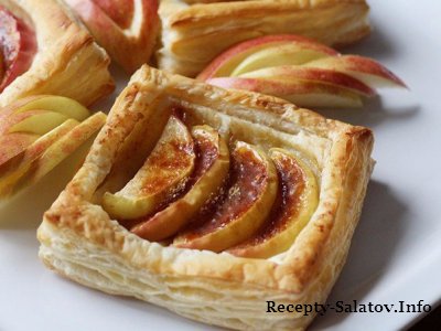Простой и вкусный десерт слойки с яблоками - пошагово