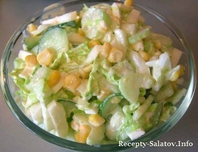 Сочный салат с капустой огурцами и кукурузой