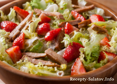 Фруктовый фитнес салат с клубникой и курицей - пошаговый рецепт