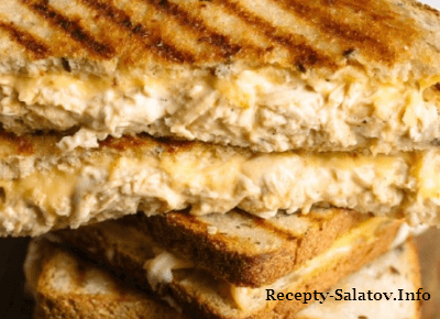 Сэндвич со сливочно жареным цыпленком и сыром