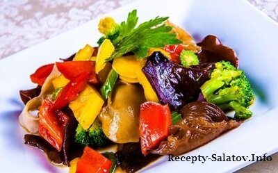 Простой рецепт рагу - капуста с овощами в духовке за 30 минут