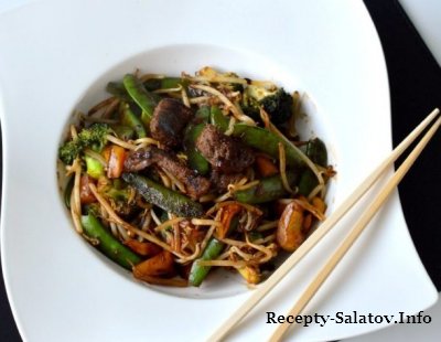 Овощной микс wok с ростками фасоли и мяса в соусе Терияки