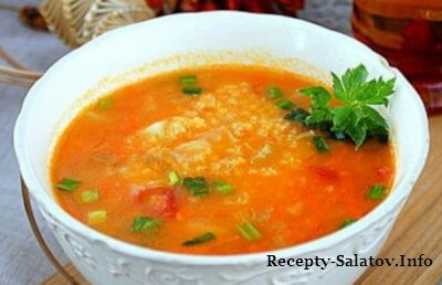 Овощной суп с тертым сыром и базиликом и томатами