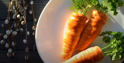 Креативная подача салата в Морковках из слоеного теста